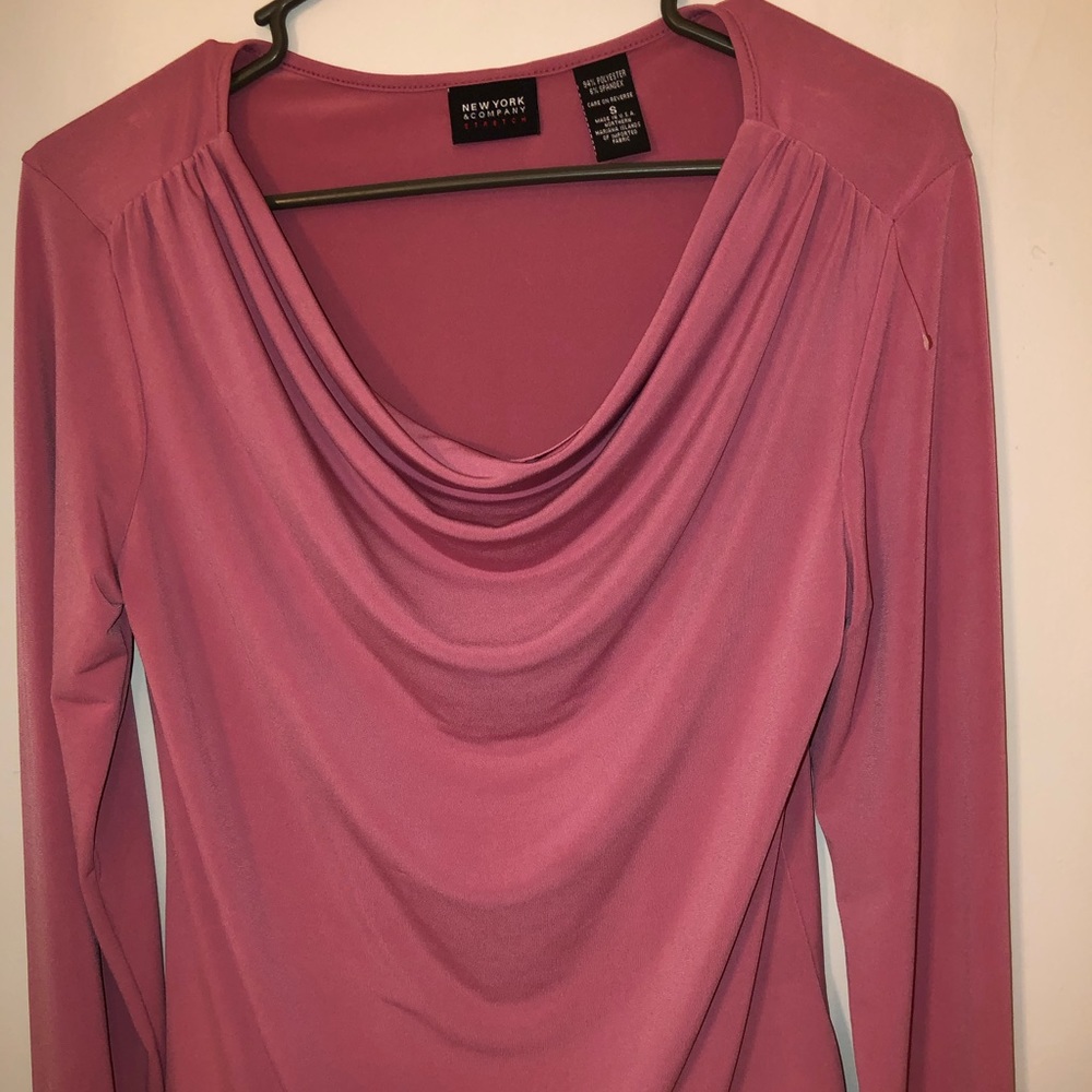 Like new New York shirt is pink great condition